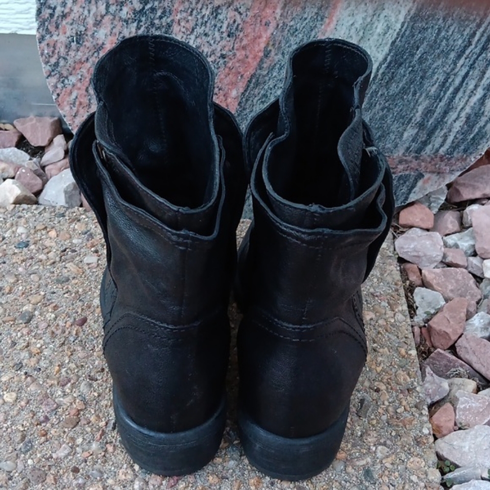 Vera Wang Ozita black leather boots women's sz 10 - Picture 3 of 12